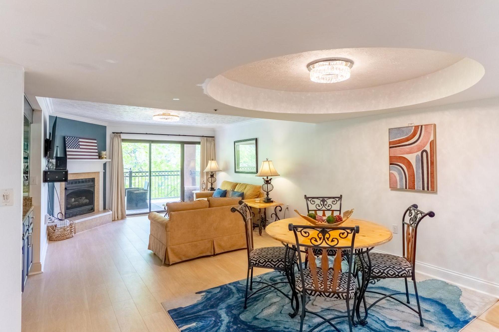 Luxurious Condo, Pool, Fireplace, Hiking 개틀린버그 외부 사진