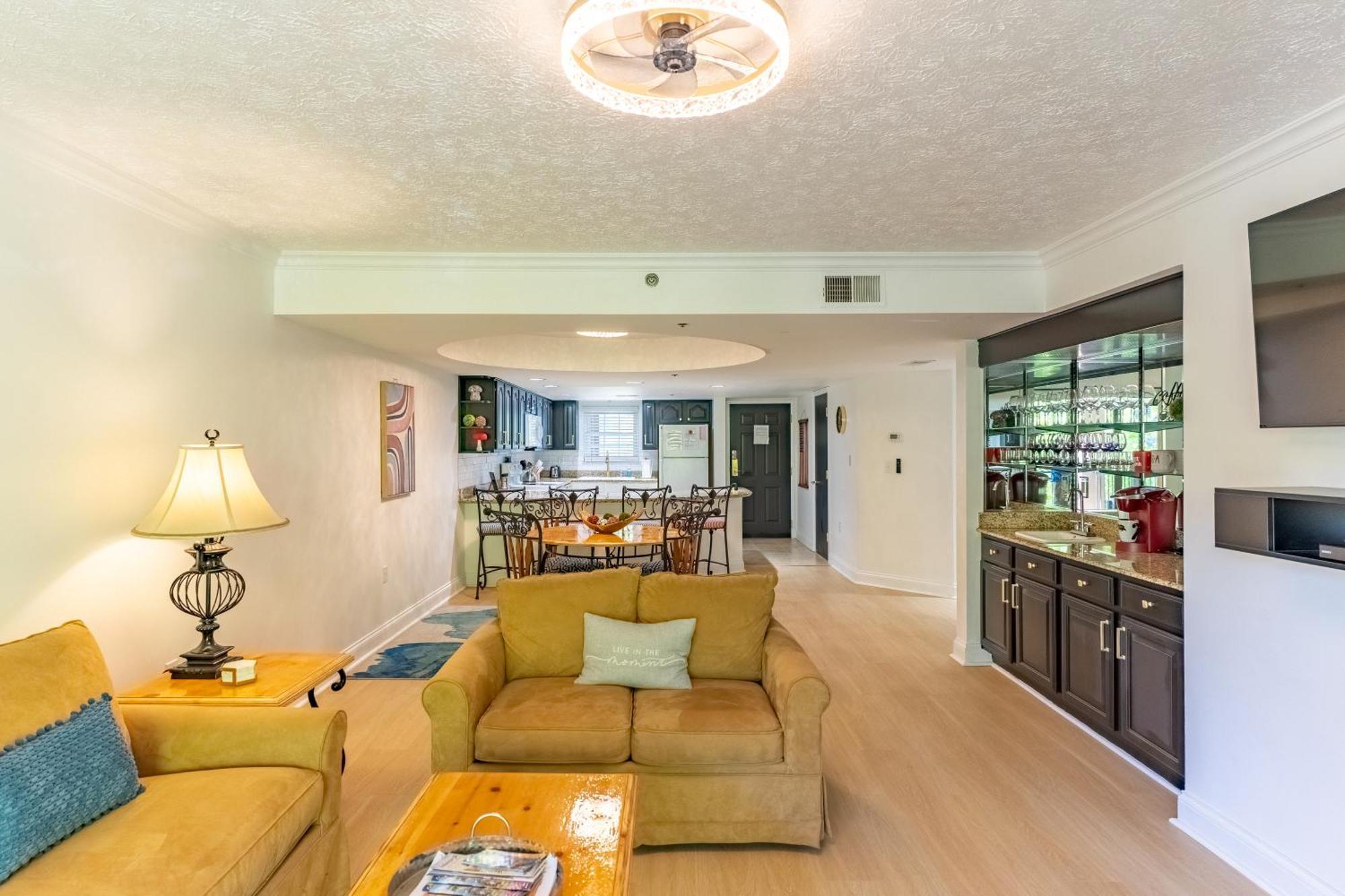 Luxurious Condo, Pool, Fireplace, Hiking 개틀린버그 외부 사진