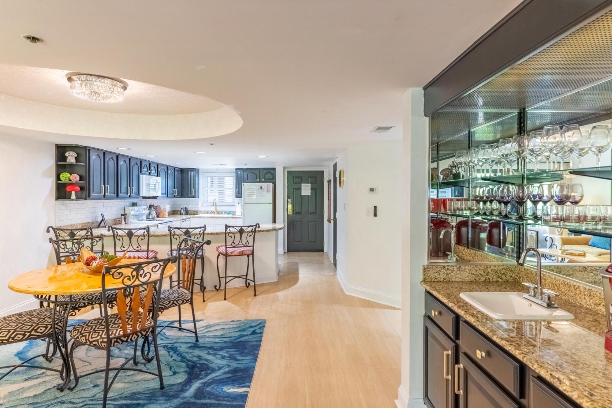 Luxurious Condo, Pool, Fireplace, Hiking 개틀린버그 외부 사진