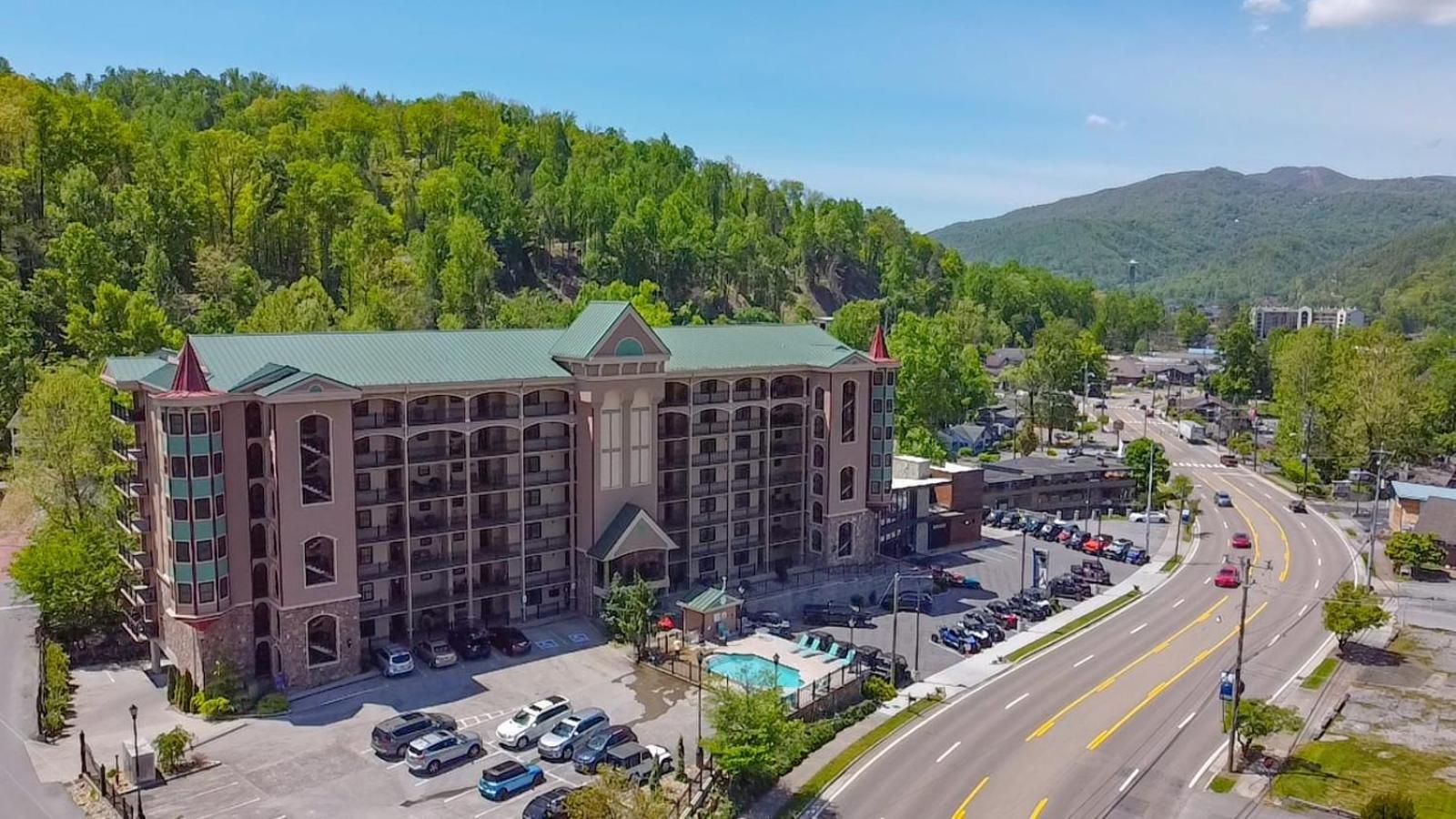 Luxurious Condo, Pool, Fireplace, Hiking 개틀린버그 외부 사진