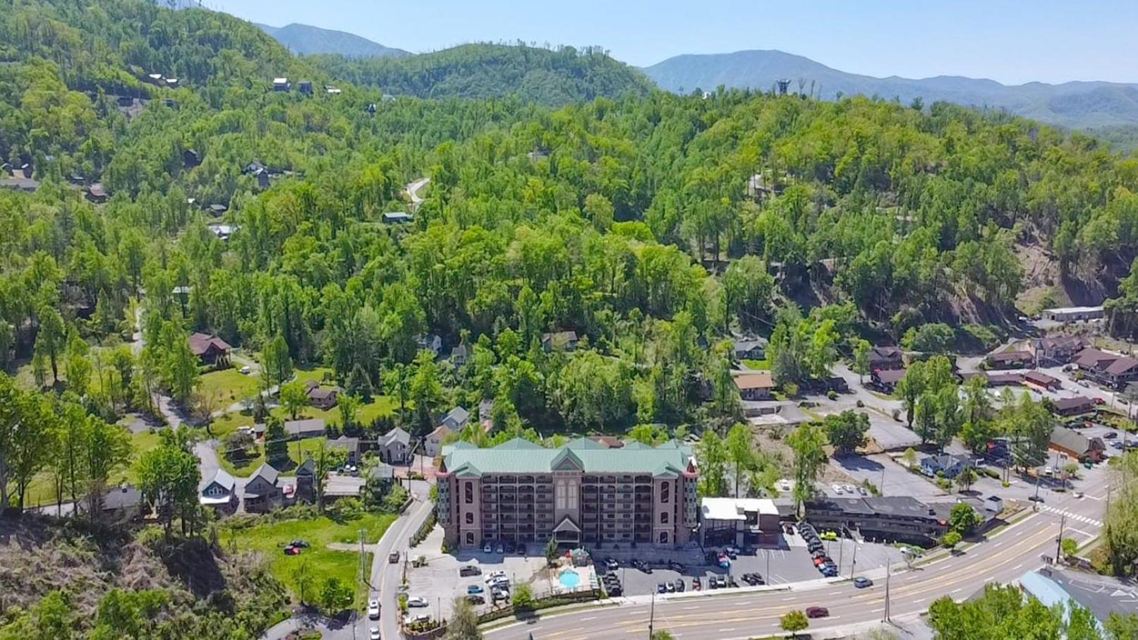 Luxurious Condo, Pool, Fireplace, Hiking 개틀린버그 외부 사진